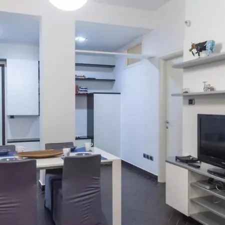 Erika S. Peter Walking Distance Apartment Rome